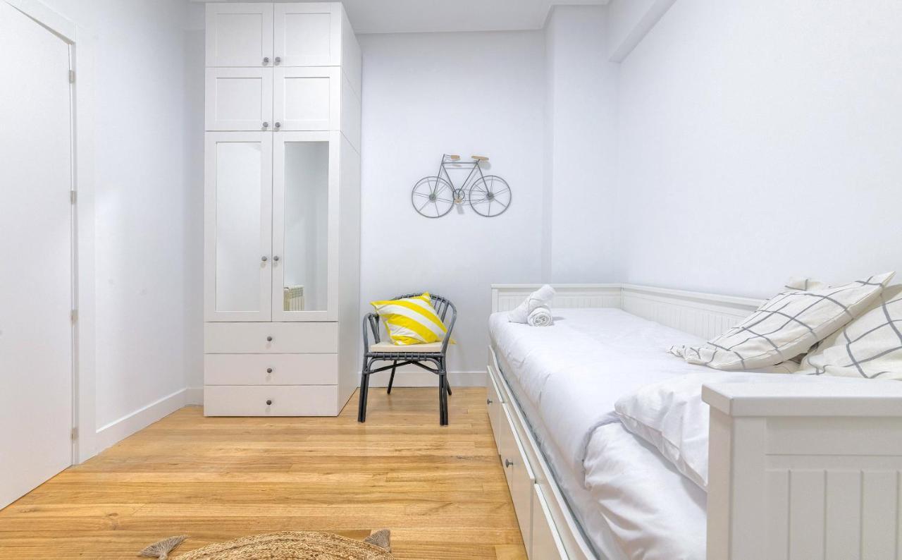Ferienwohnung Iturribide Hogar Moderno Junto Al Metro Bilbao Exterior foto