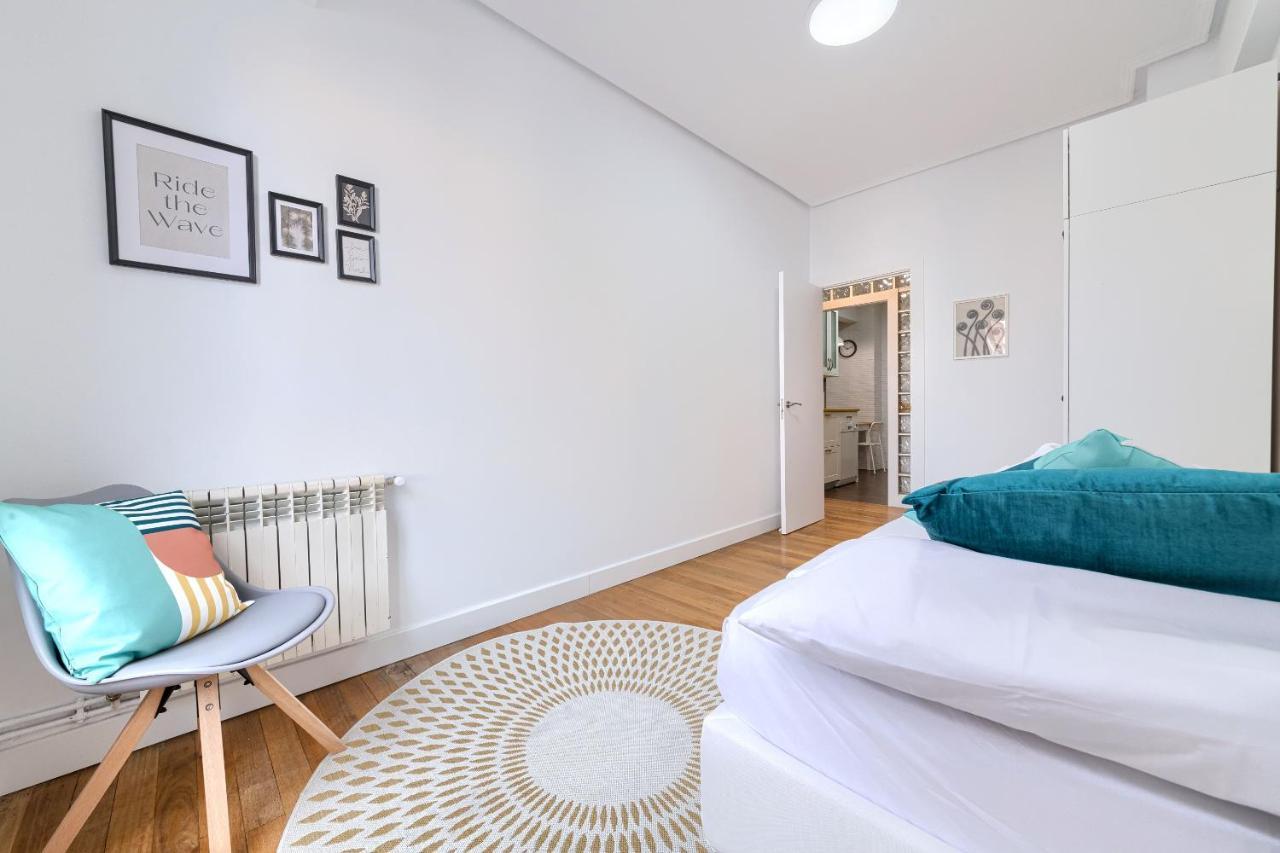 Ferienwohnung Iturribide Hogar Moderno Junto Al Metro Bilbao Exterior foto