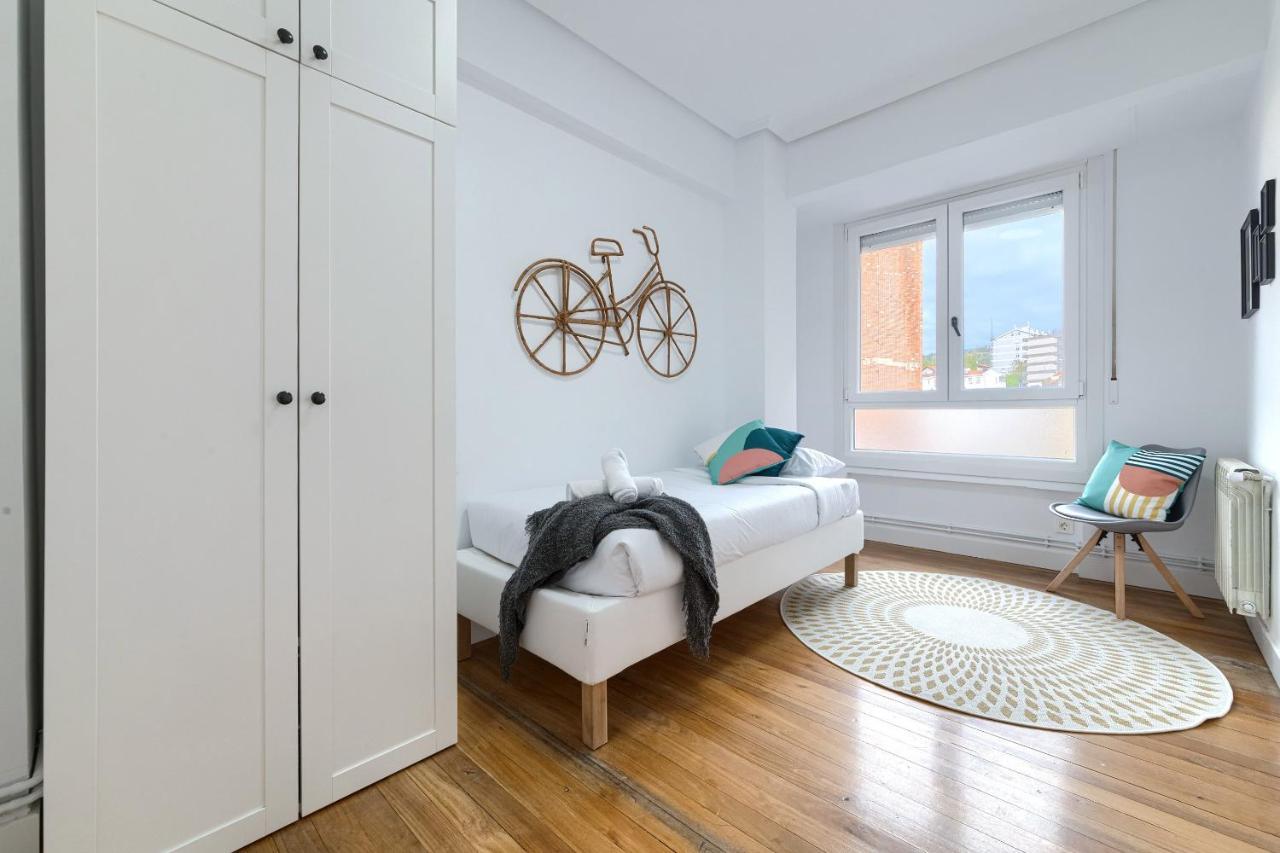 Ferienwohnung Iturribide Hogar Moderno Junto Al Metro Bilbao Exterior foto