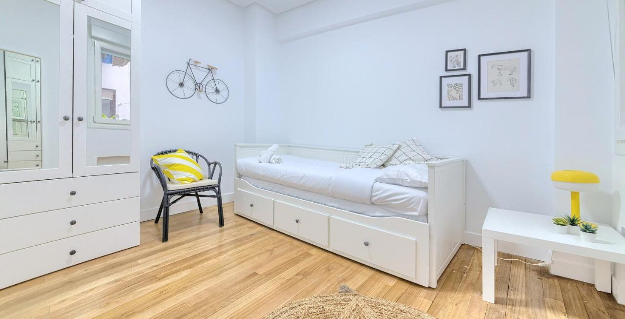 Ferienwohnung Iturribide Hogar Moderno Junto Al Metro Bilbao Exterior foto